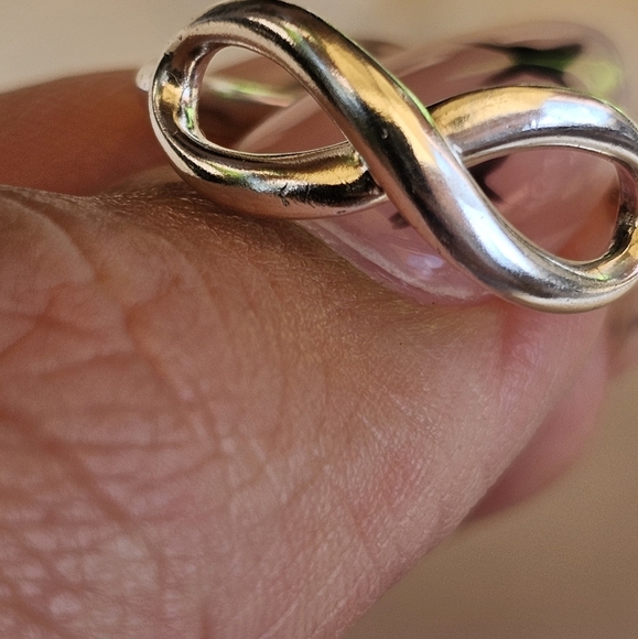 Tiffany and Co Infinity Ring - Picture 3 of 3